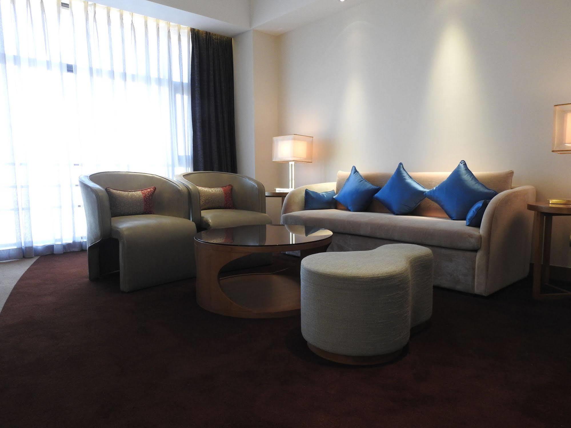 Radisson Blu Hotel Kashgar Exterior photo
